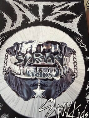 Stray Kids - Scary Kids (Black & Silver) CD
